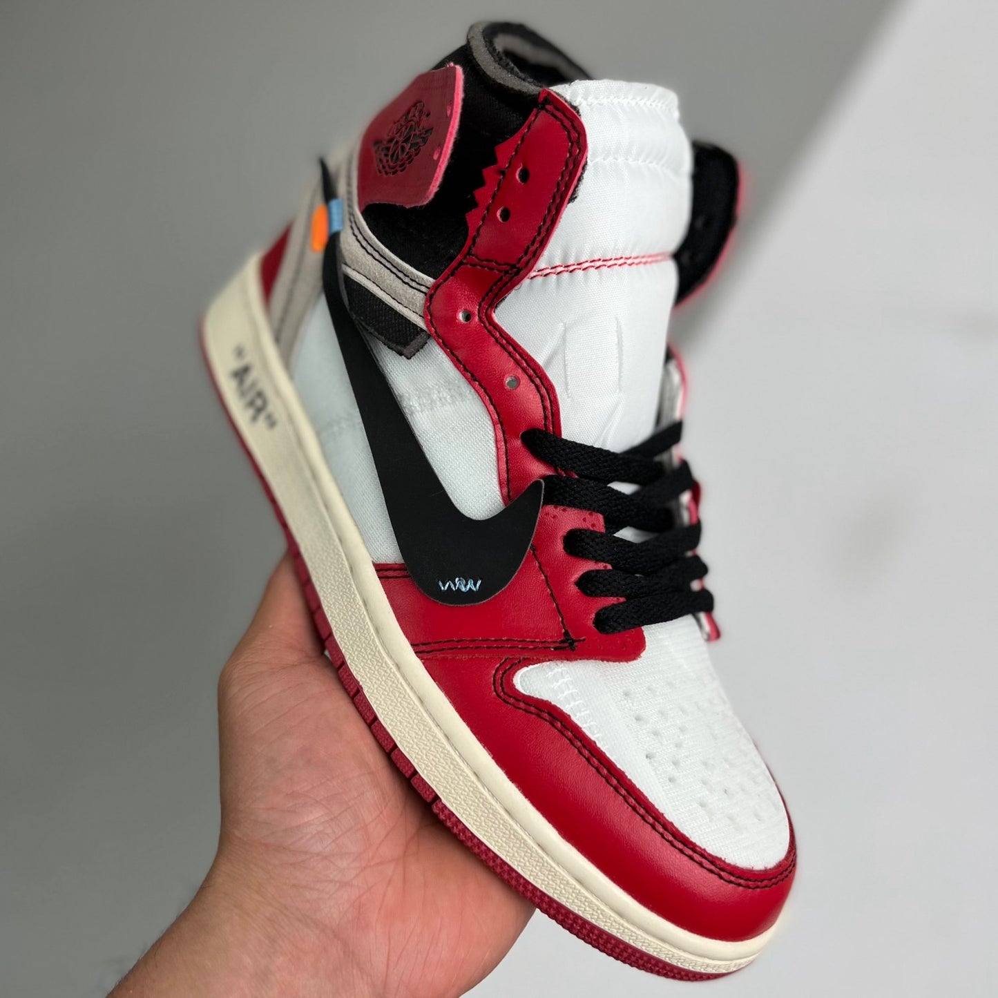 Off White x Nike Air Jordan 1 Chicago