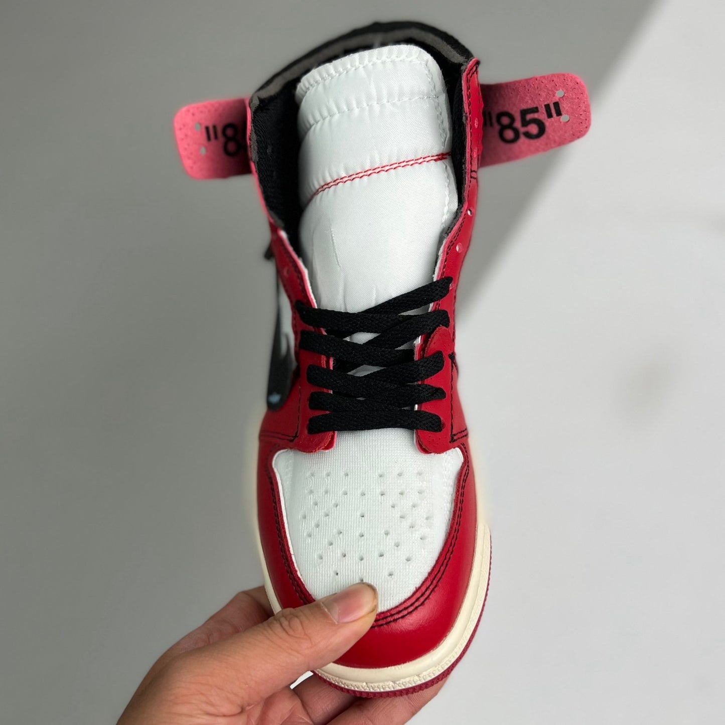 Off White x Nike Air Jordan 1 Chicago