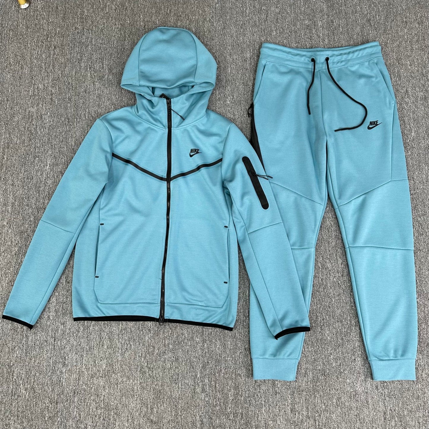 Nike Tech Fleece Komplet