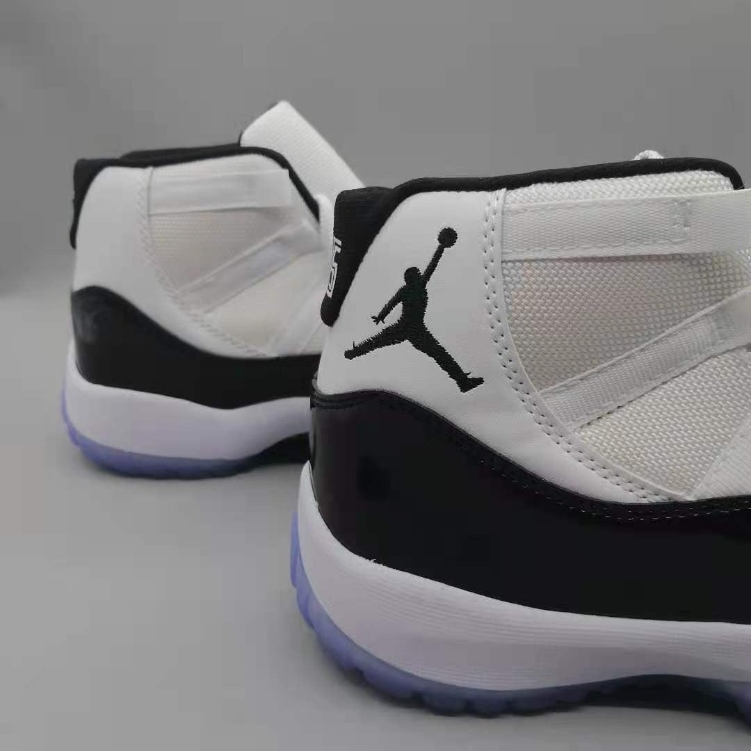 Air Jordan 11 Retro "Concord"