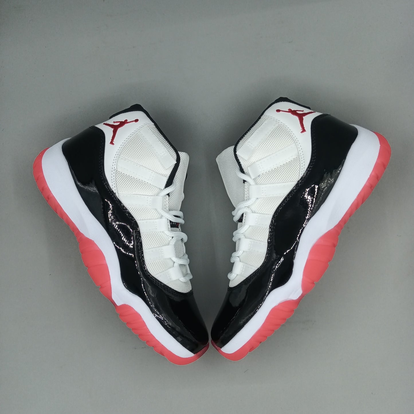 Air Jordan 11 Retro "White Bred"